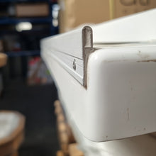 Load image into Gallery viewer, Varo Bath 1800x800x485 With Upstands White